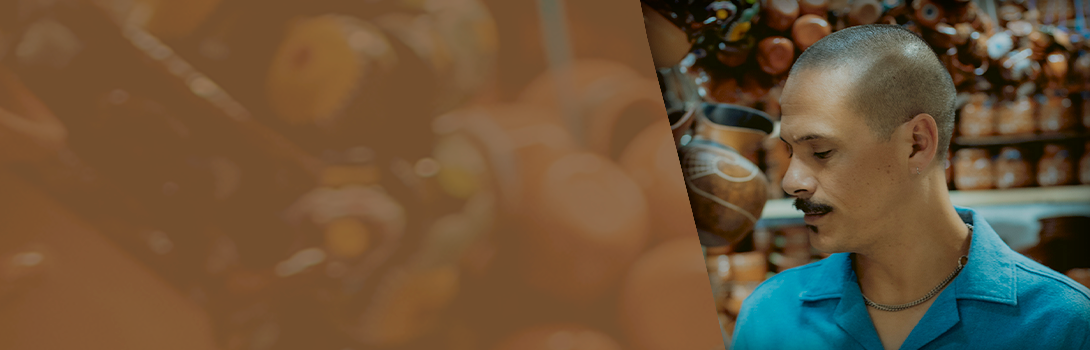 Pehuenche -Voz y Guitarra-